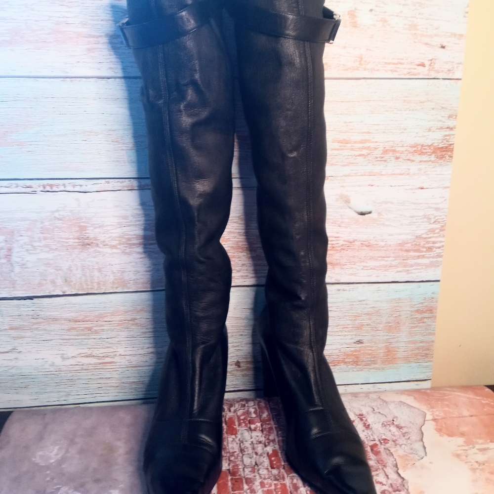 Gorgeous Rare Vintage Chanel black high heeled leather boots